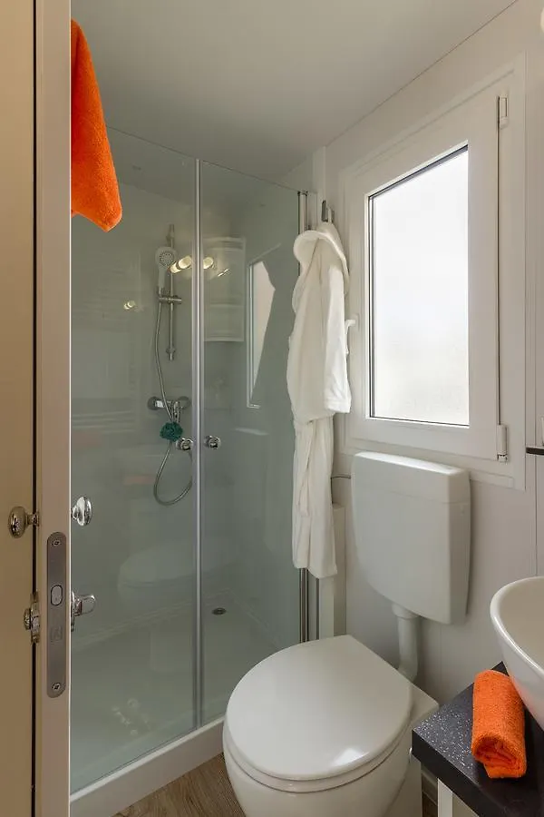 Diana & Josip Mobile Homes 비오그라드나모루