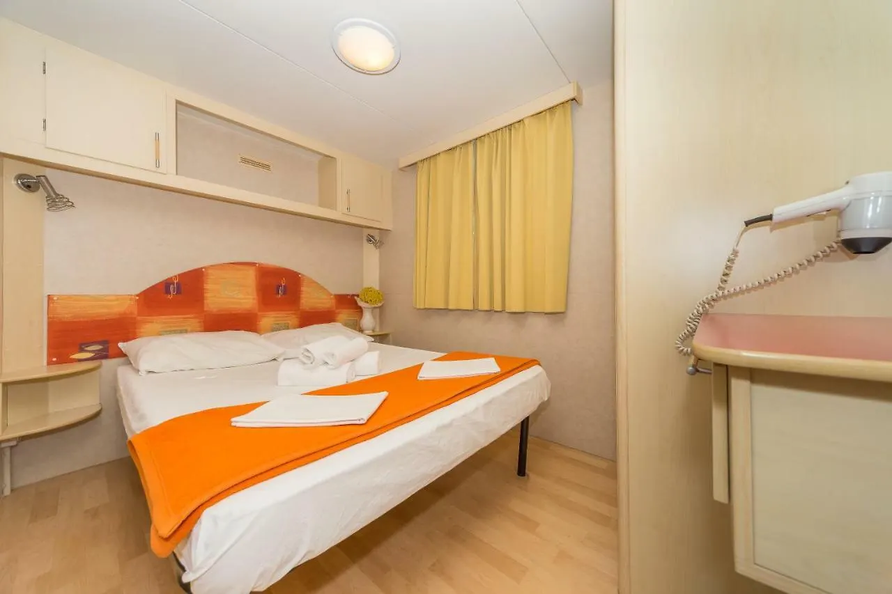 Diana & Josip Mobile Homes Biograd Na Moru Croácia