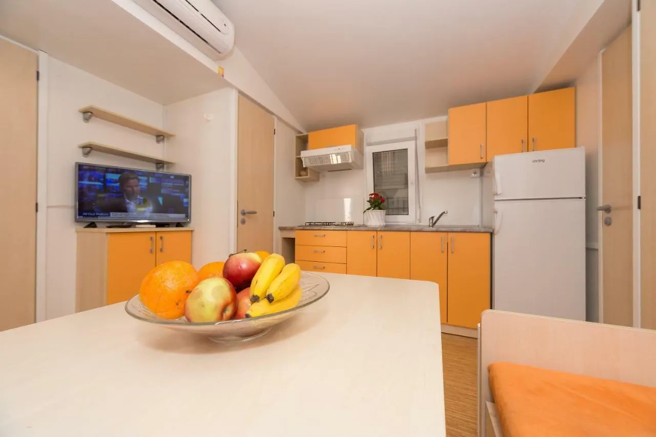 Diana & Josip Mobile Homes 비오그라드나모루 홀리데이파크