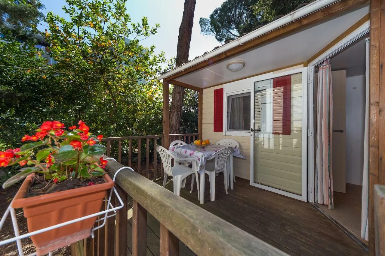 Diana & Josip Mobile Homes 비오그라드나모루 3*,  크로아티아