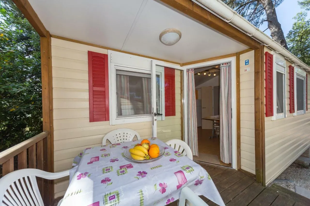 Diana & Josip Mobile Homes 비오그라드나모루 홀리데이파크