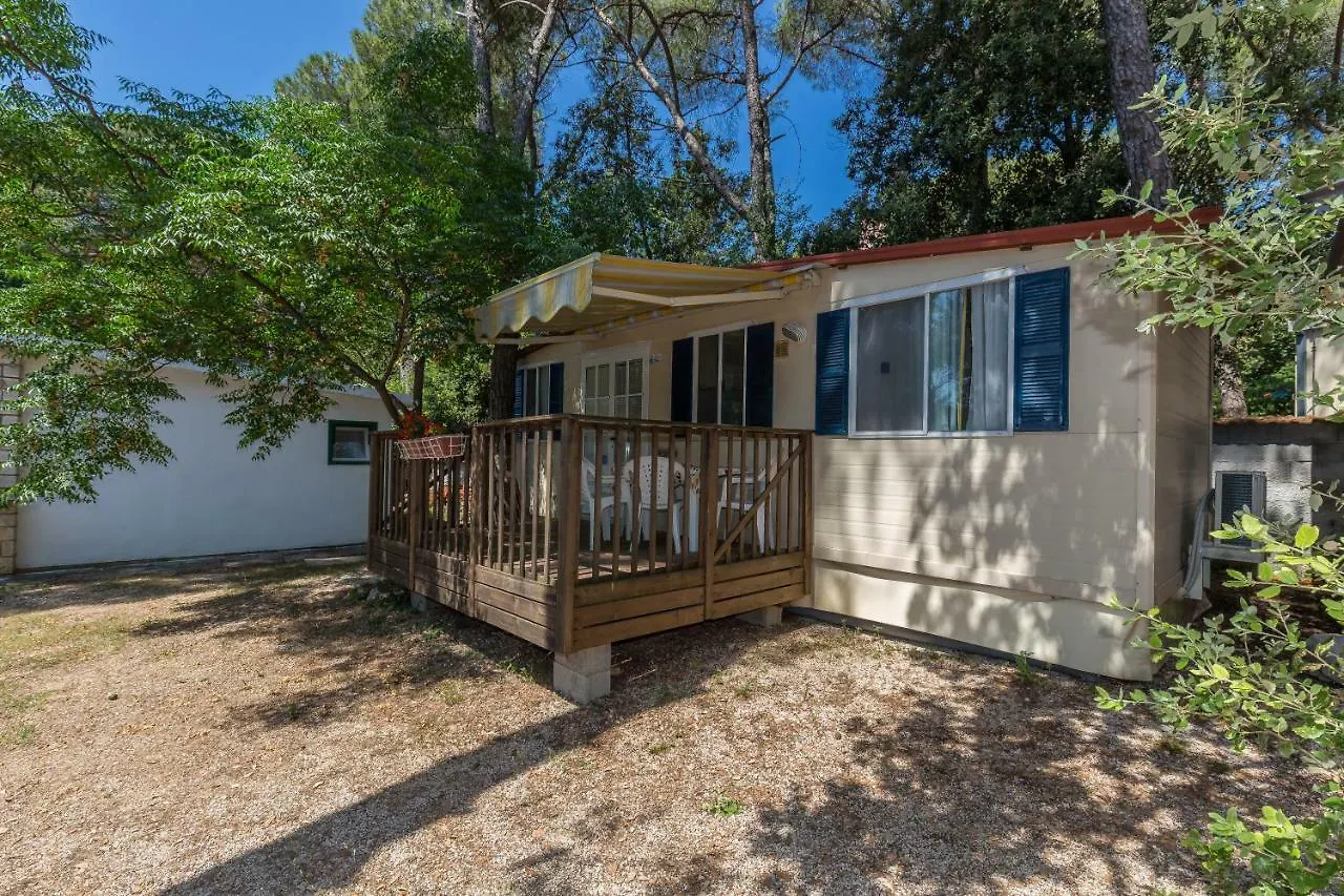 Diana & Josip Mobile Homes Biograd Na Moru 3*,